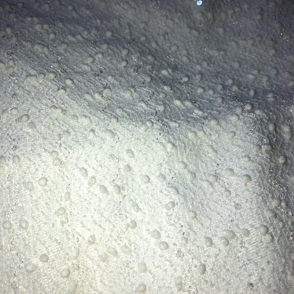 Elle Modern White Textured Tee. Interior Lined with Sequins. NWT. Large - Picture 4 of 6